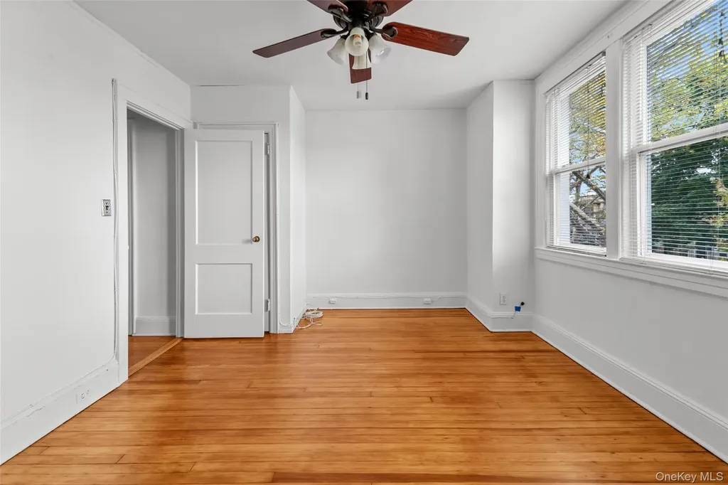 6924 67th Place Glendale NY 11385