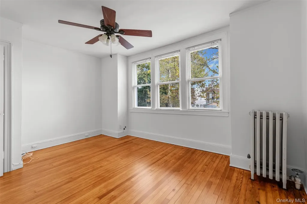 6924 67th Place Glendale NY 11385