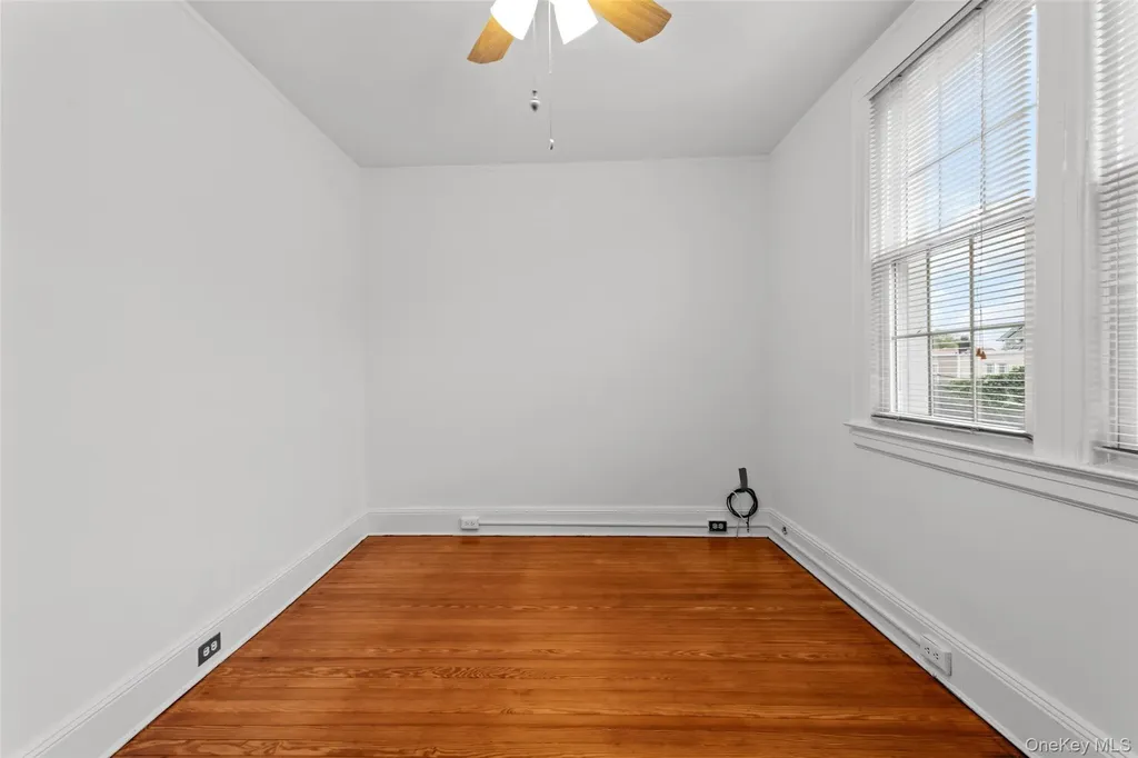 6924 67th Place Glendale NY 11385