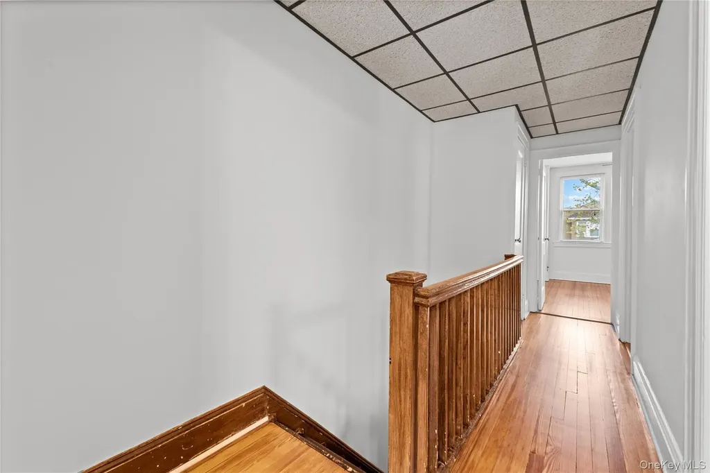 6924 67th Place Glendale NY 11385