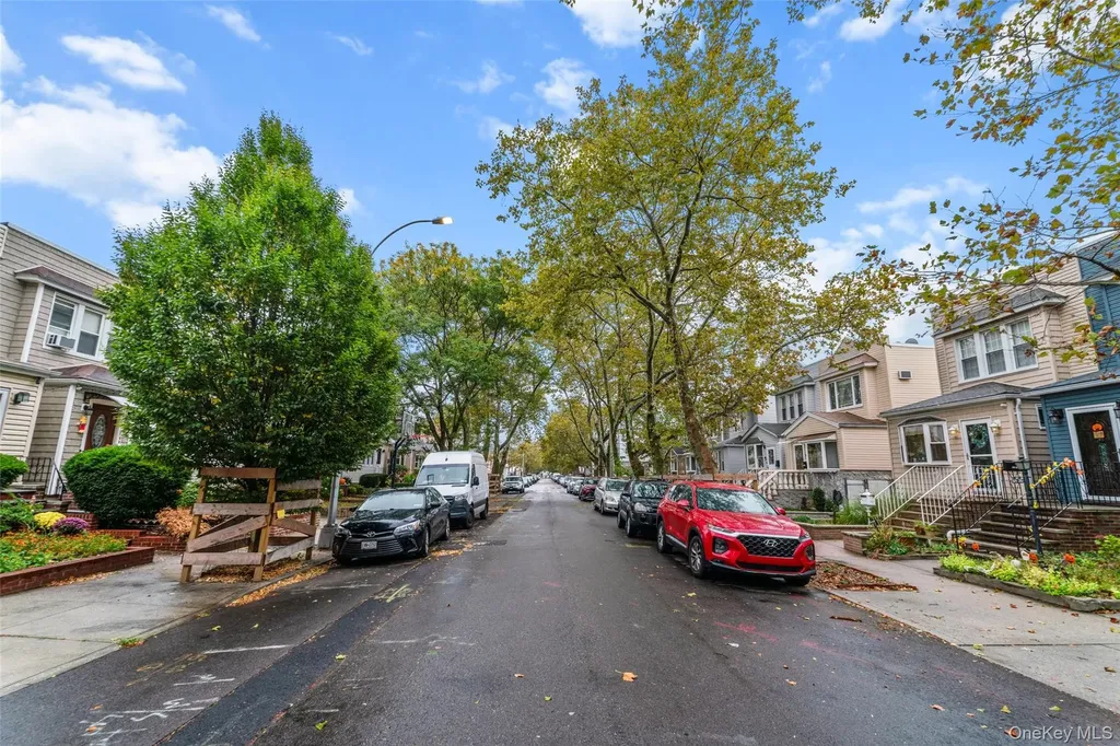 6924 67th Place Glendale NY 11385