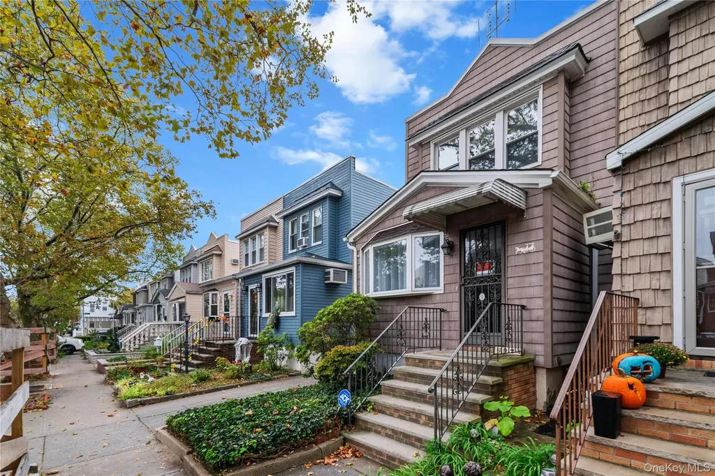 6924 67th Place Glendale NY 11385