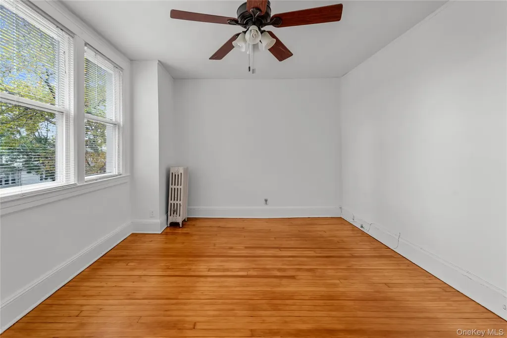 6924 67th Place Glendale NY 11385