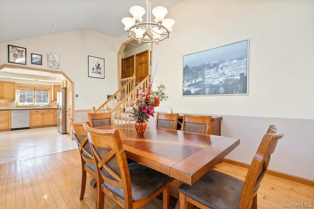 21 Larry Road Selden NY 11784