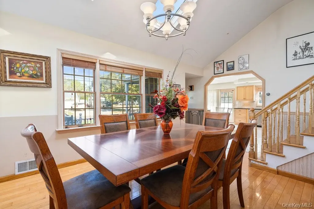 21 Larry Road Selden NY 11784