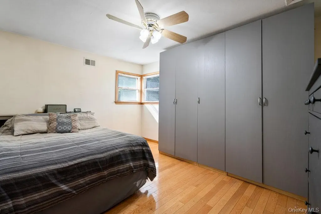 21 Larry Road Selden NY 11784