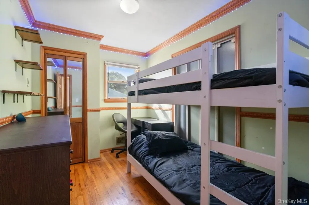 21 Larry Road Selden NY 11784