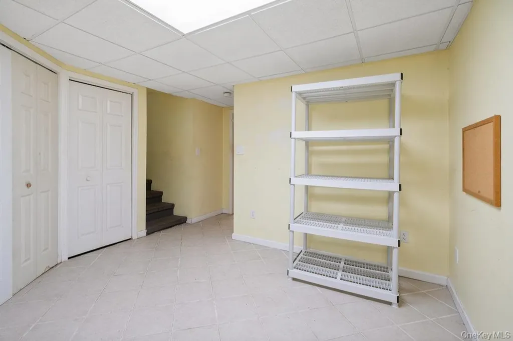 21 Larry Road Selden NY 11784