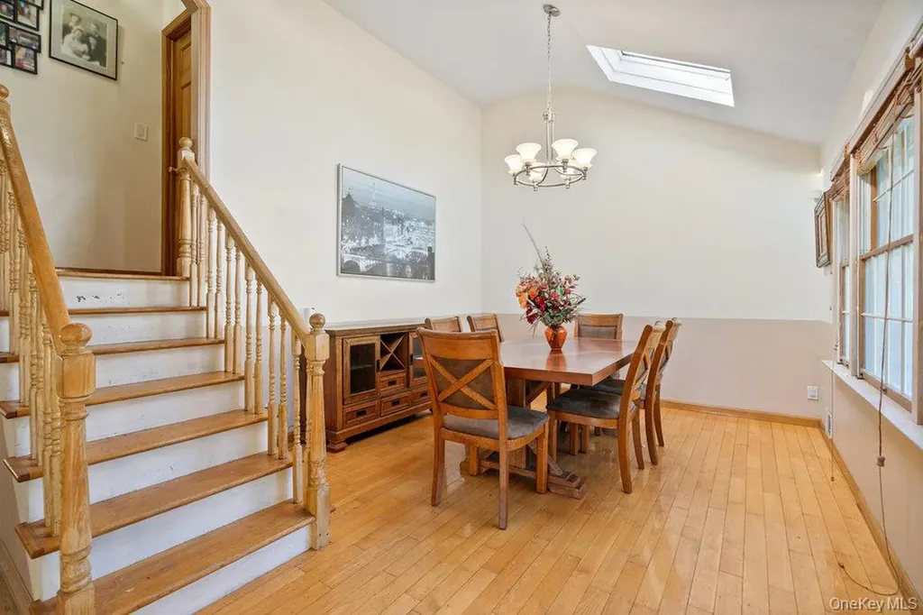 21 Larry Road Selden NY 11784