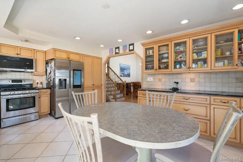 21 Larry Road Selden NY 11784