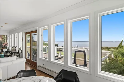 27 Mohring Bay Court Bayville NY 11709