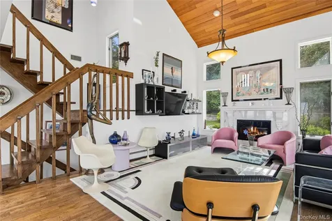 27 Mohring Bay Court Bayville NY 11709