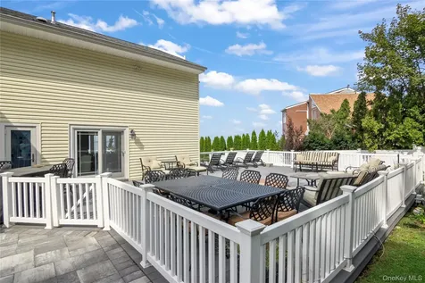 27 Mohring Bay Court Bayville NY 11709