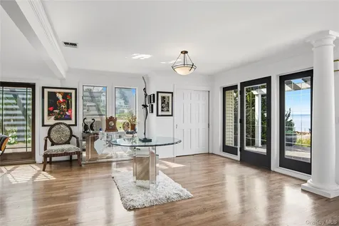 27 Mohring Bay Court Bayville NY 11709