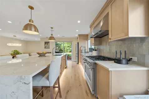 21 Doral Lane Bay Shore NY 11706