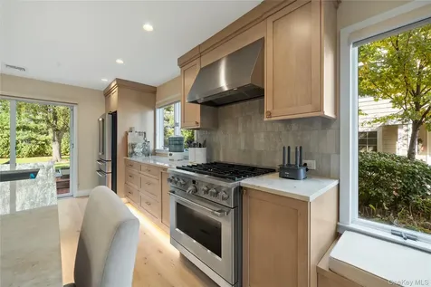 21 Doral Lane Bay Shore NY 11706