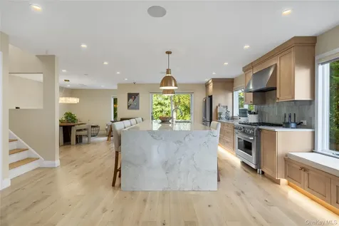 21 Doral Lane Bay Shore NY 11706