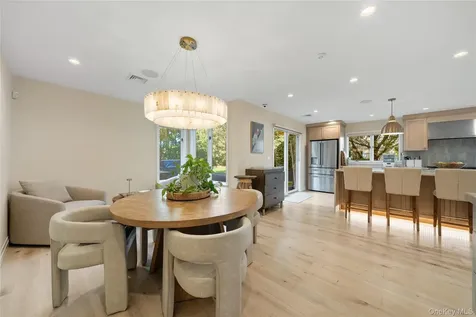 21 Doral Lane Bay Shore NY 11706