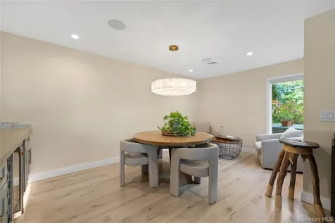 21 Doral Lane Bay Shore NY 11706