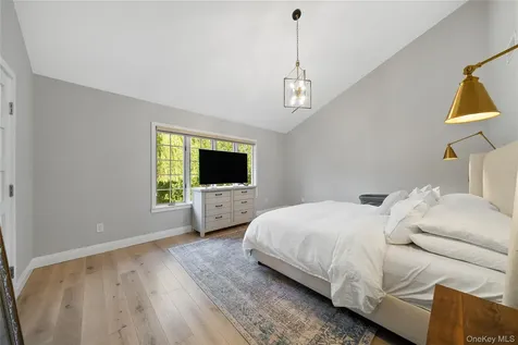 21 Doral Lane Bay Shore NY 11706