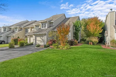 21 Doral Lane Bay Shore NY 11706