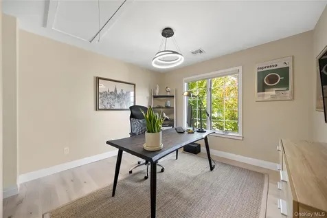 21 Doral Lane Bay Shore NY 11706