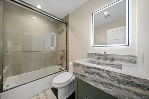 21 Doral Lane Bay Shore NY 11706