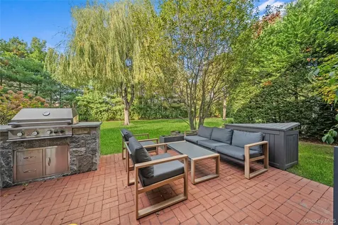 21 Doral Lane Bay Shore NY 11706