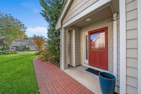 21 Doral Lane Bay Shore NY 11706