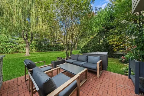 21 Doral Lane Bay Shore NY 11706