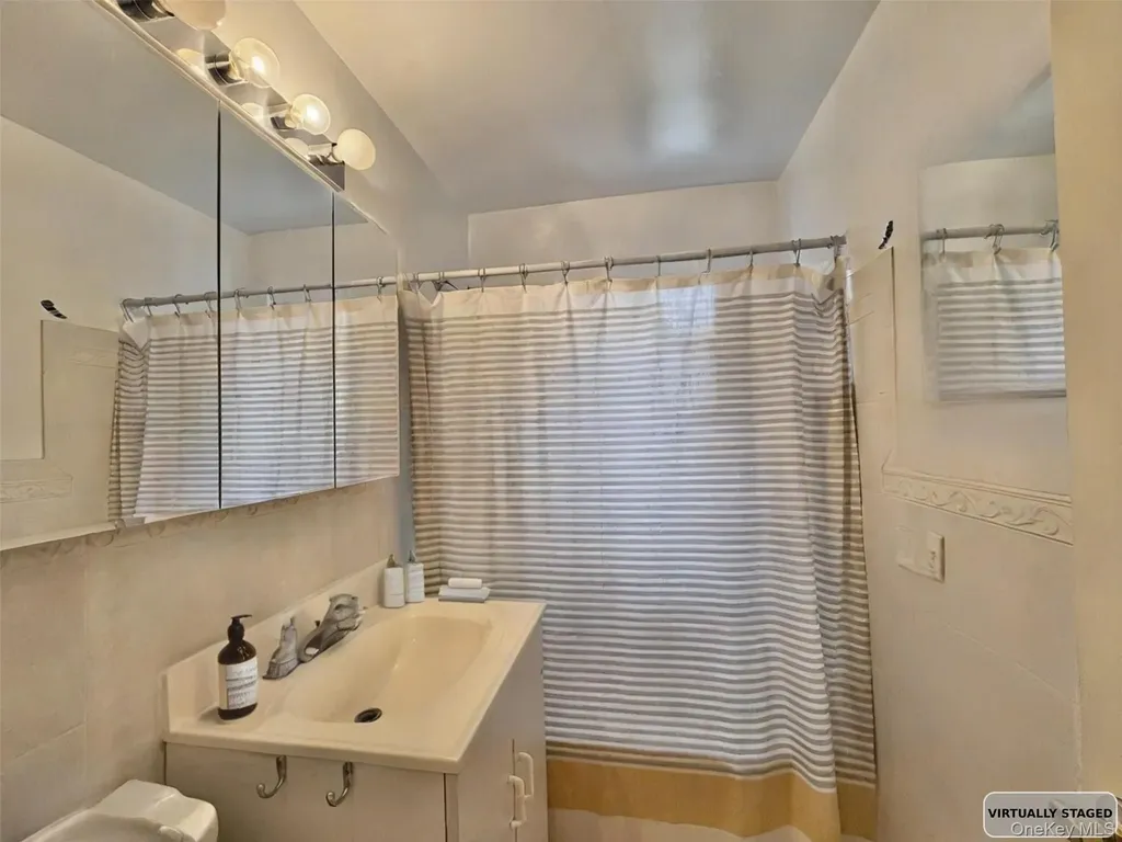 140-14 28th Road Flushing NY 11354