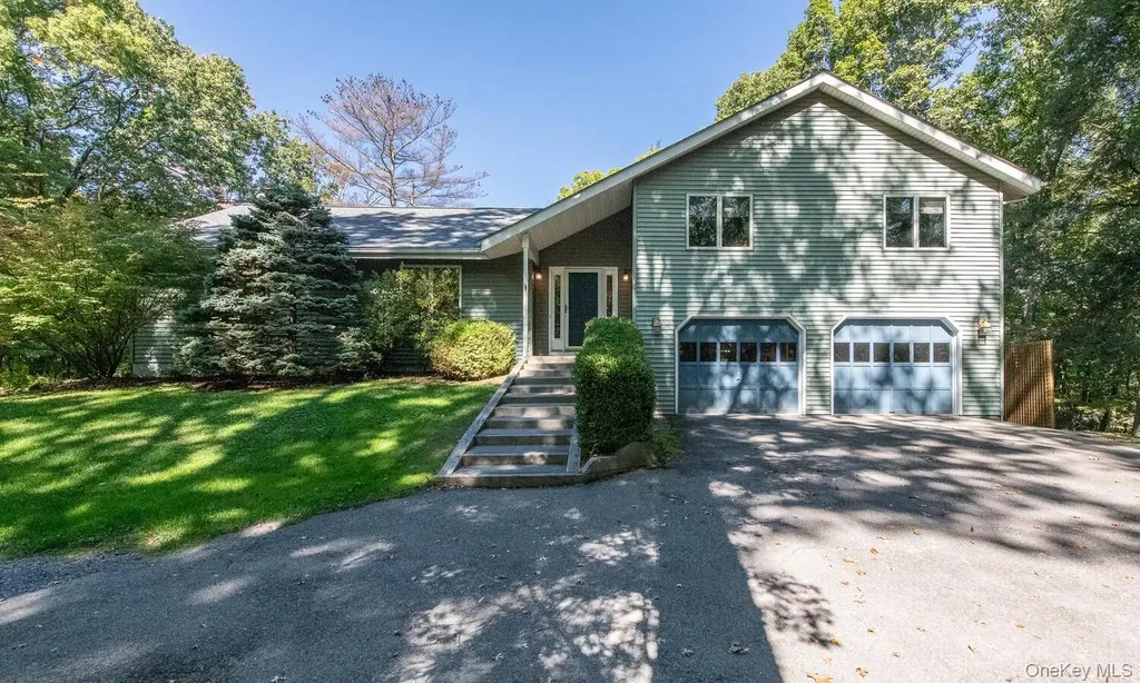 10 Glen View Drive Red Hook NY 12571
