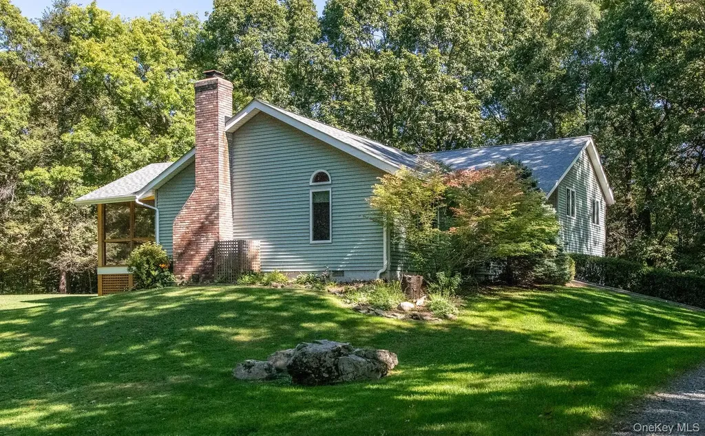 10 Glen View Drive Red Hook NY 12571