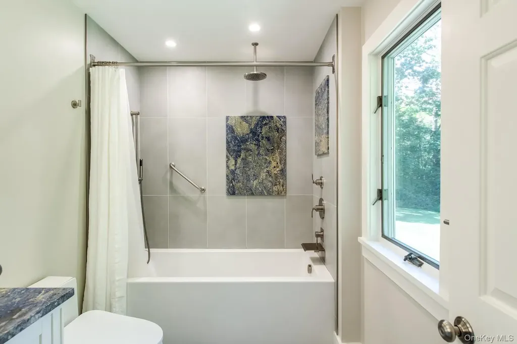 10 Glen View Drive Red Hook NY 12571