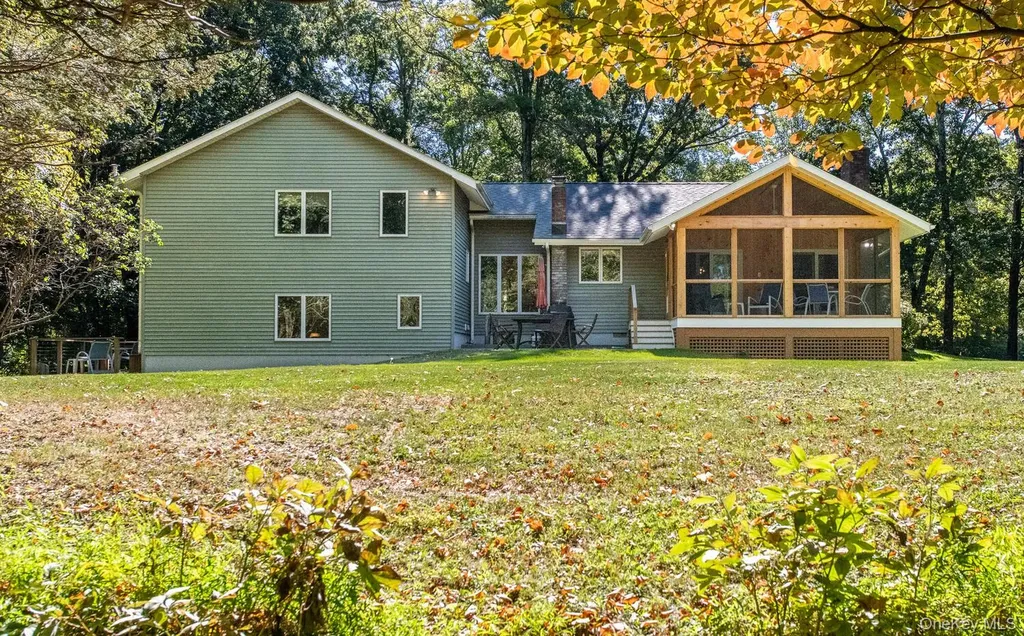 10 Glen View Drive Red Hook NY 12571