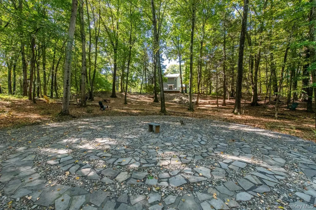 10 Glen View Drive Red Hook NY 12571