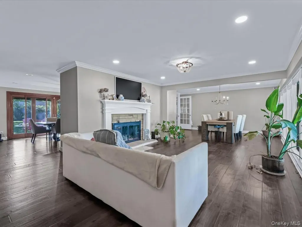 28 S Pinelake Drive Patchogue NY 11772