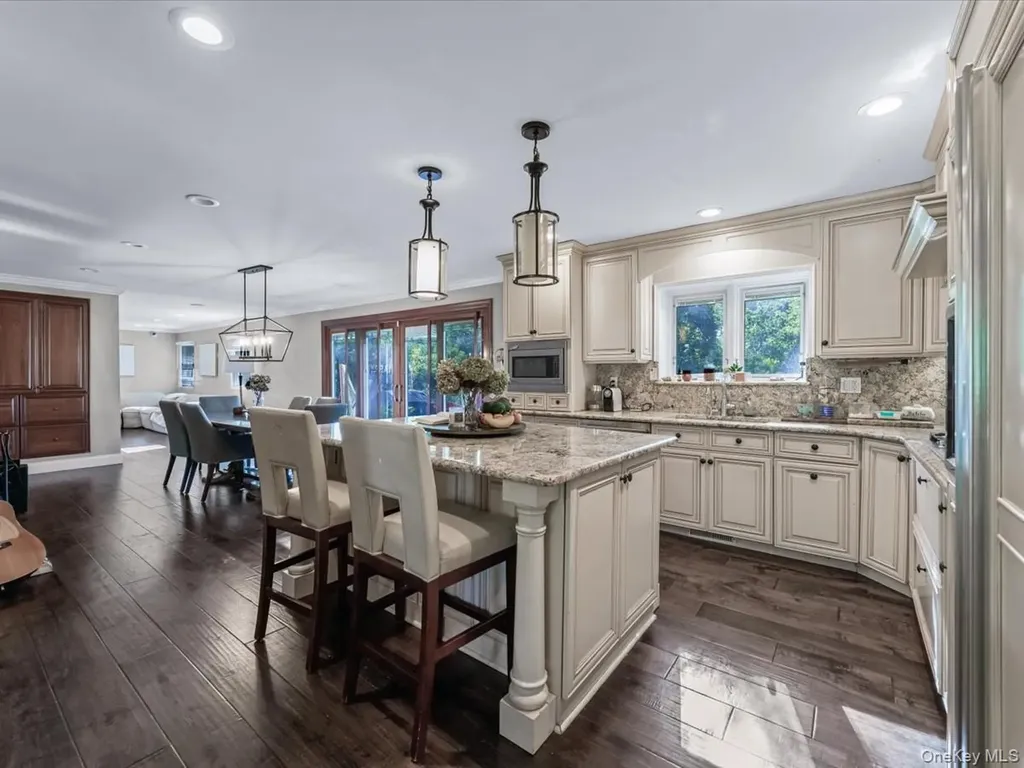 28 S Pinelake Drive Patchogue NY 11772