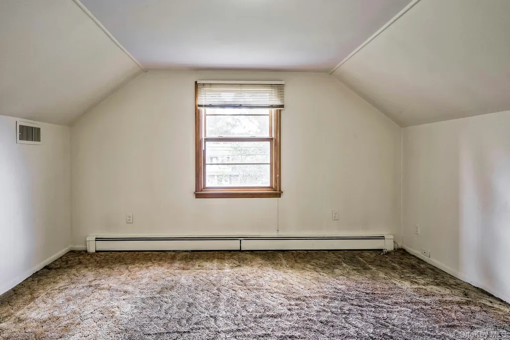 35 Red Oak Place Massapequa NY 11758