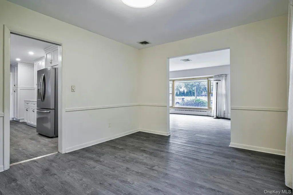 35 Red Oak Place Massapequa NY 11758