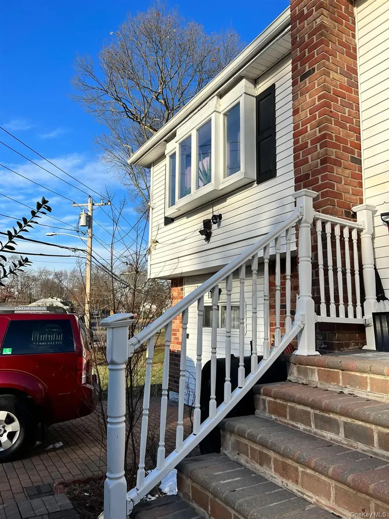 120 Lockwood Avenue Huntington NY 11746