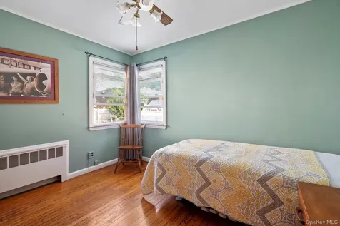 669 Seaman Avenue Baldwin NY 11510