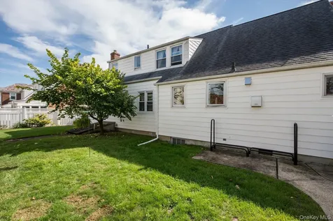 669 Seaman Avenue Baldwin NY 11510