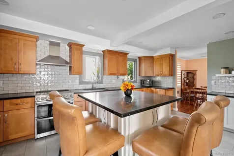 669 Seaman Avenue Baldwin NY 11510