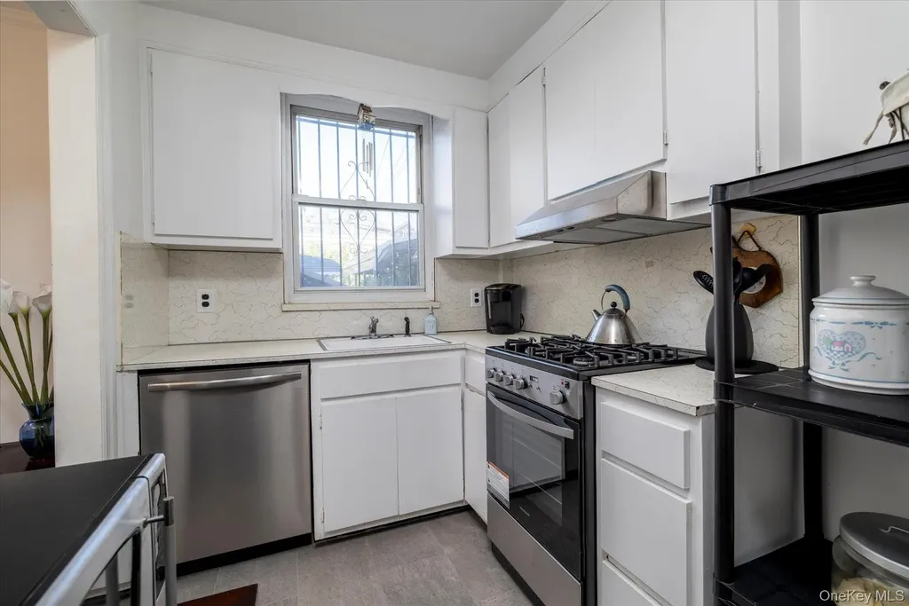 2068 28th Street Astoria NY 11105