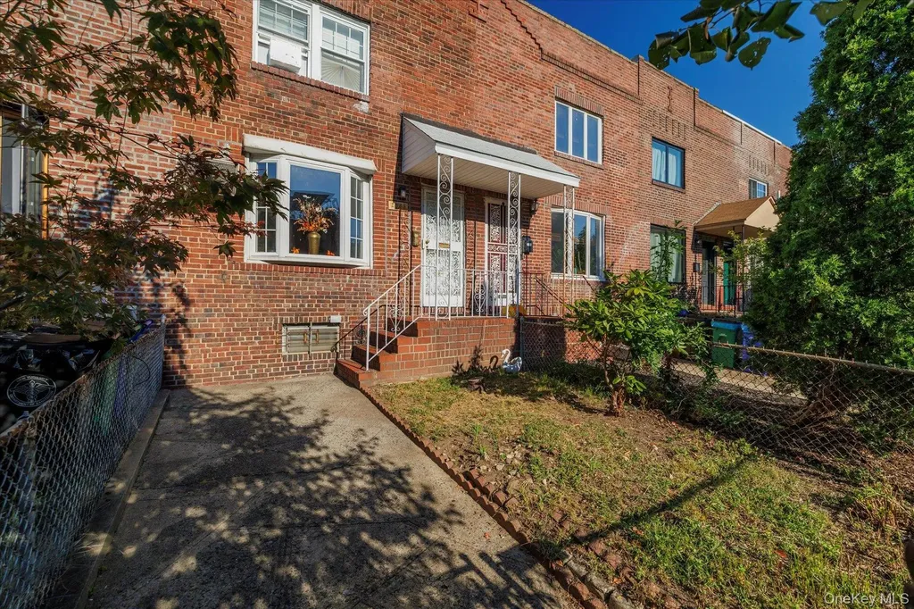 2068 28th Street Astoria NY 11105