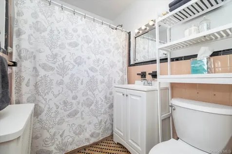 2068 28th Street Astoria NY 11105