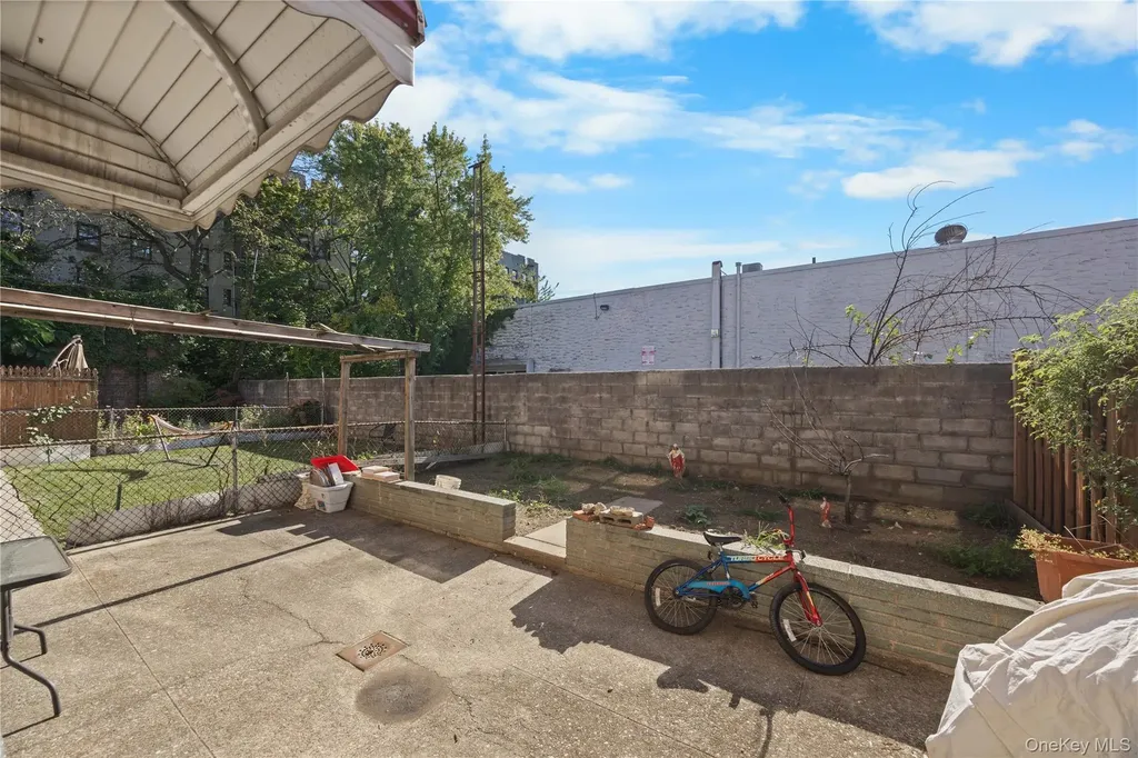1815 Mahan Avenue Bronx NY 10461
