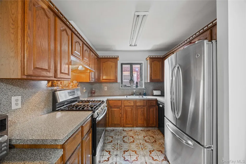 1815 Mahan Avenue Bronx NY 10461