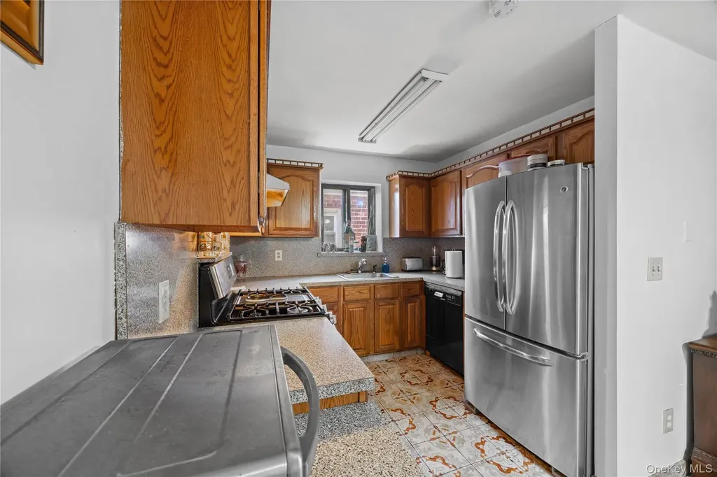 1815 Mahan Avenue Bronx NY 10461